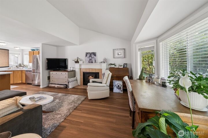 Property Photo: 5823 5825 186th Avenue Ct E WA 98391