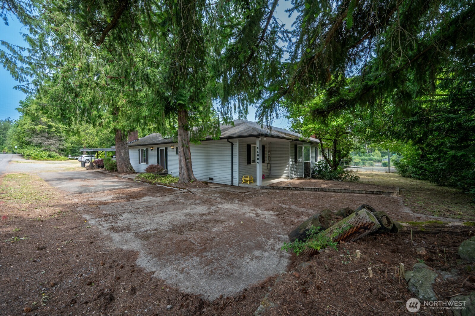 Property Photo: 11604 SE 304th Street WA 98092