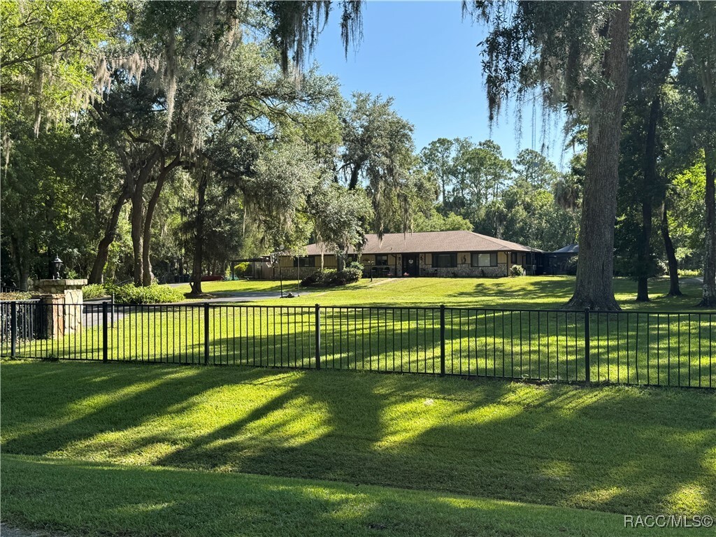 Property Photo:  10584 N Dawnflower Point  FL 34428 