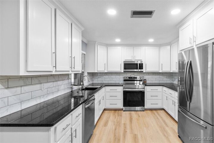 Property Photo:  4035 N Woodland Point  FL 34428 