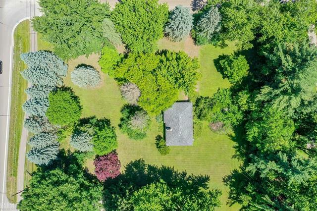 Property Photo: 1755 W Avon Road MI 48309