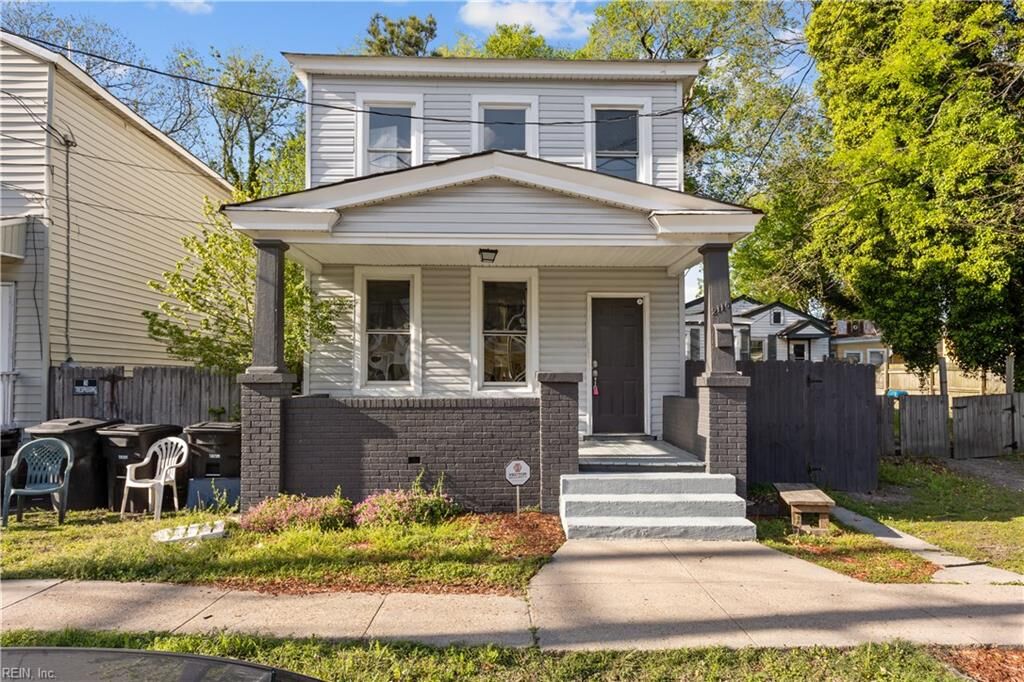 Property Photo:  2118 Queen St  VA 23704 