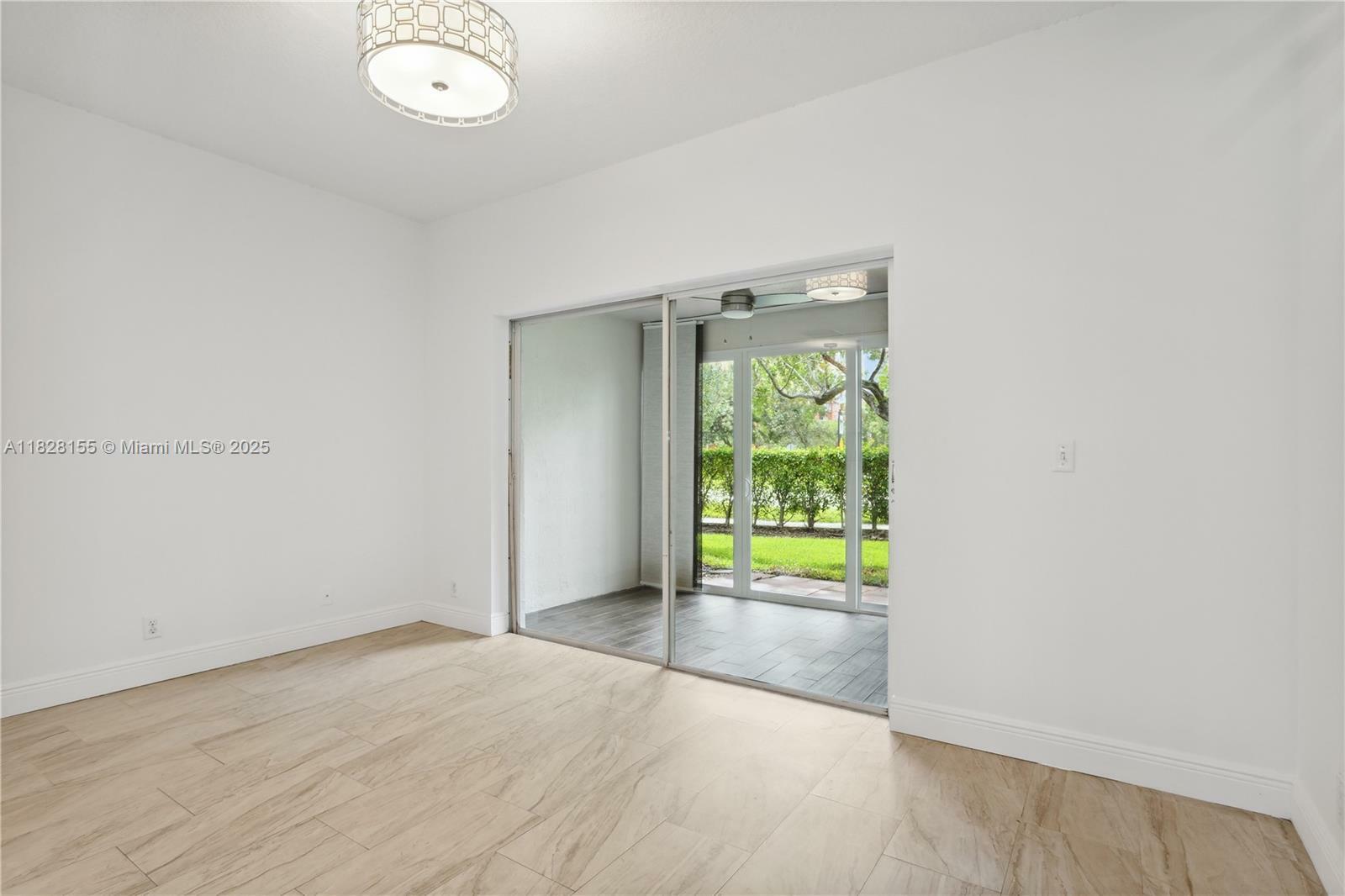 Property Photo: 31 Whitehead Cir FL 33326