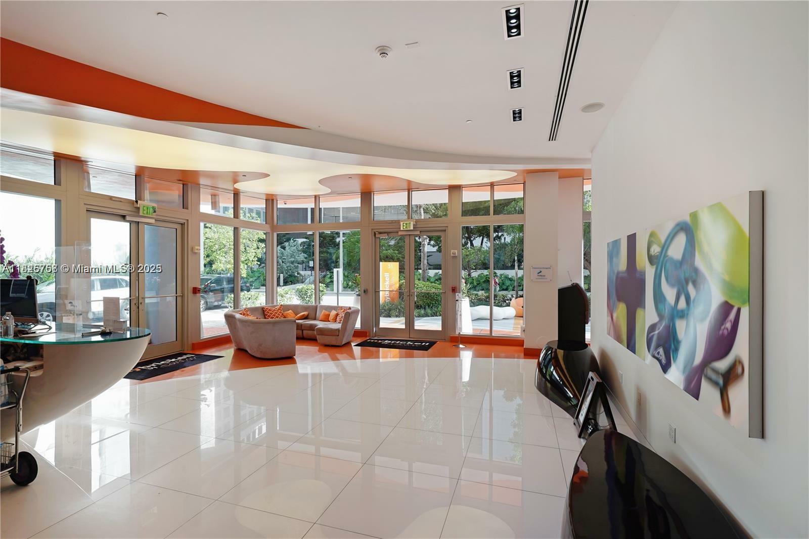 Property Photo:  31 SE 6th St 2706  FL 33131 