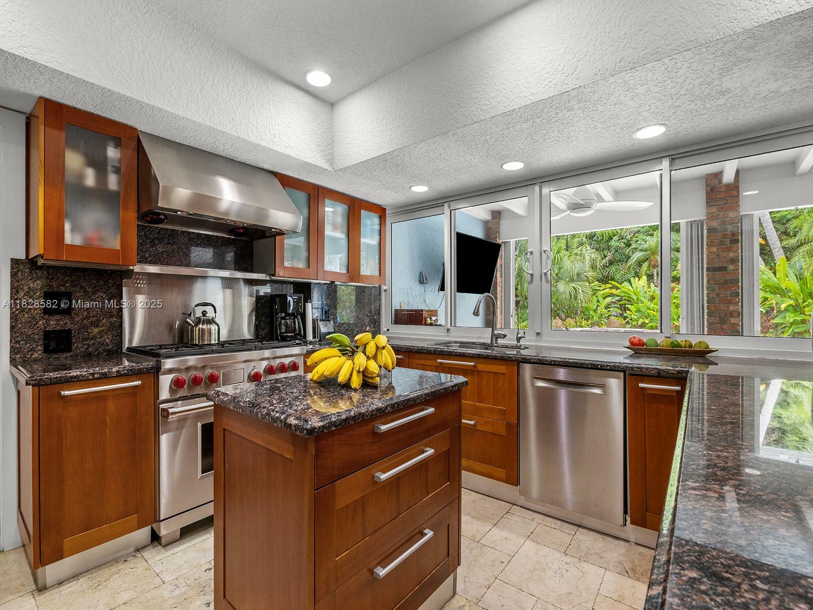 Property Photo: 6005 SW 135th Ter FL 33156