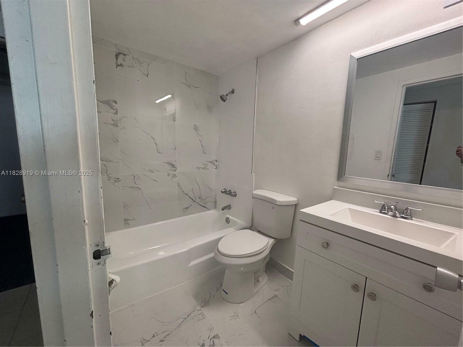 Property Photo: 905 Brickell Bay Dr 1823 FL 33131
