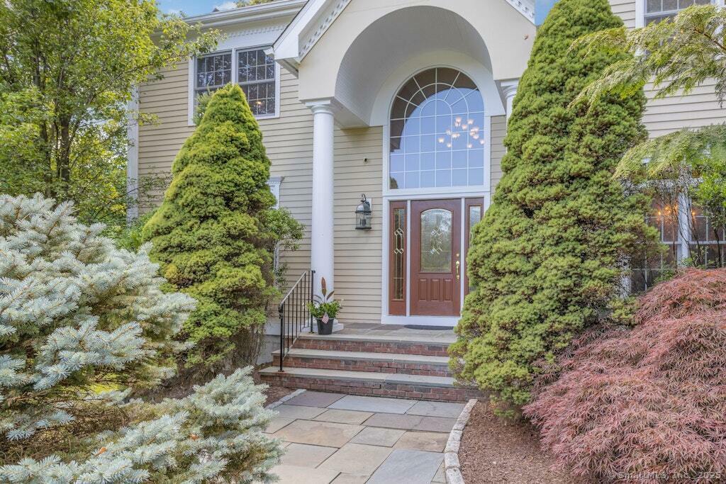 Property Photo:  3 Magellan Lane  CT 06612 
