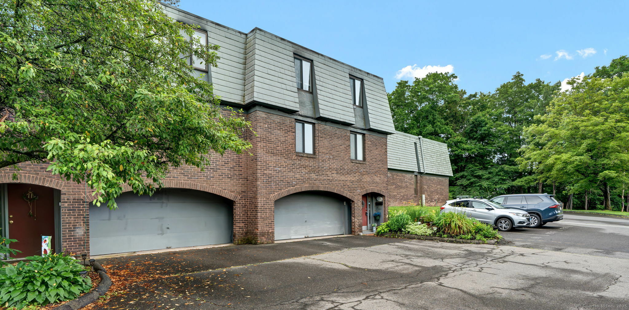 Property Photo:  70 Trolley Crossing Lane 70  CT 06457 