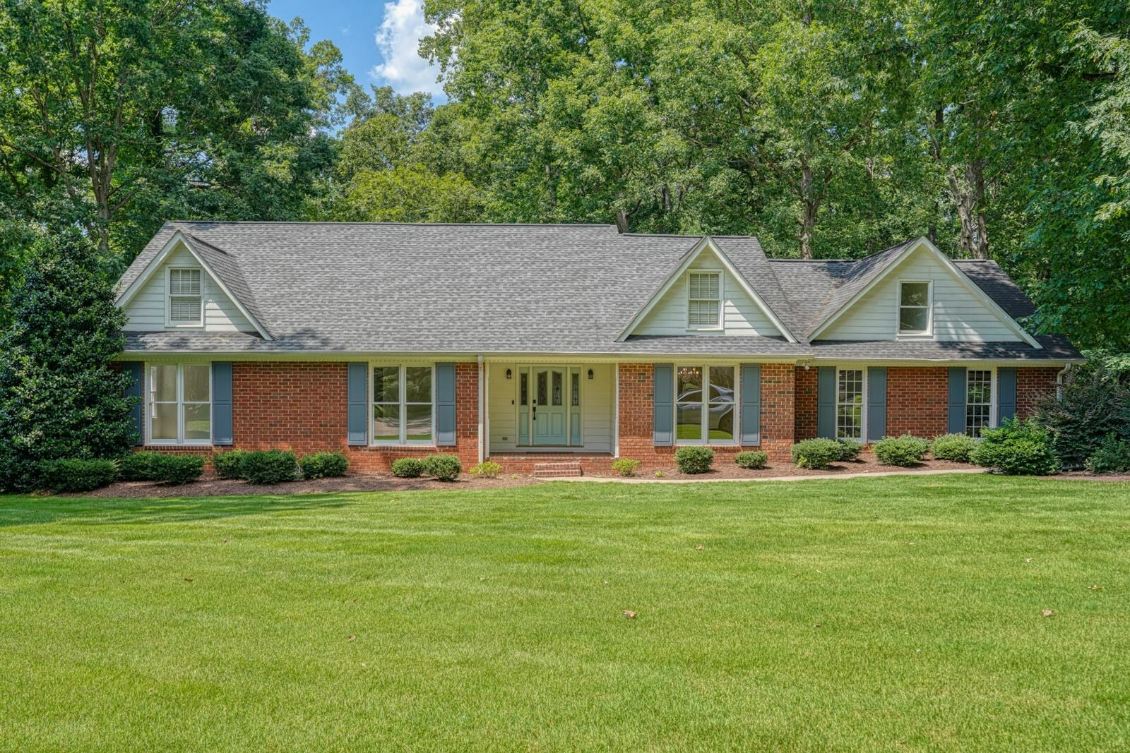 Property Photo: 148 Woodridge Drive SC 29301