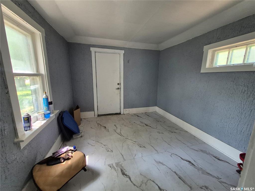 Property Photo: 702 Healy Avenue SK S0C 2G0