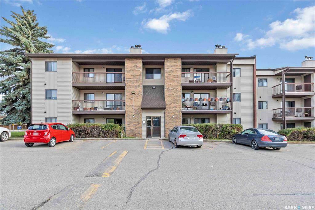 335 Kingsmere Boulevard 101  Saskatoon SK S7J 4J6 photo