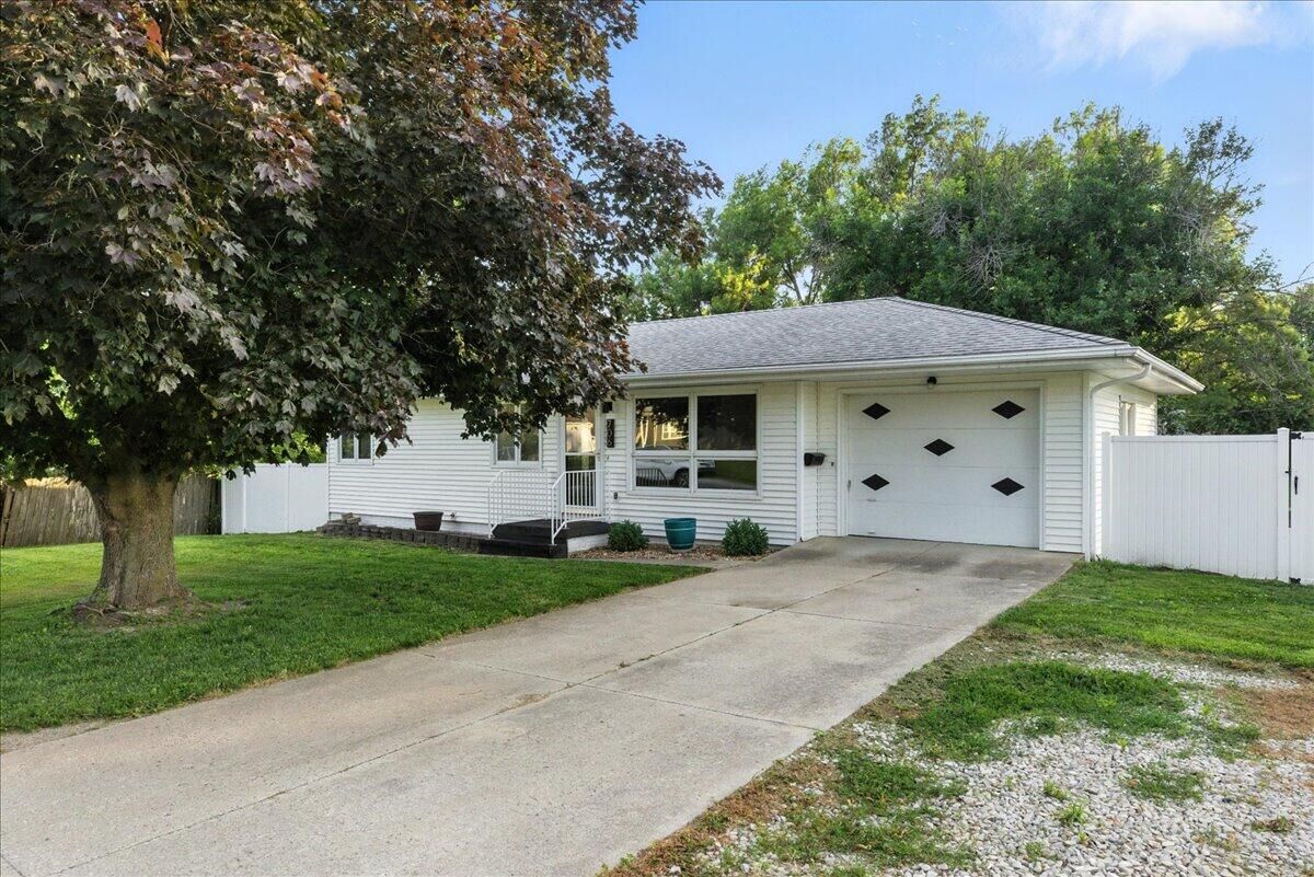 Property Photo:  706 Howland  Street  IA 51533 