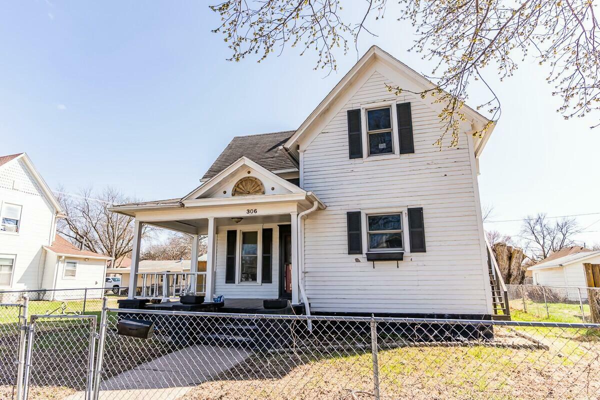 Property Photo: 306 Maple Street IA 51566