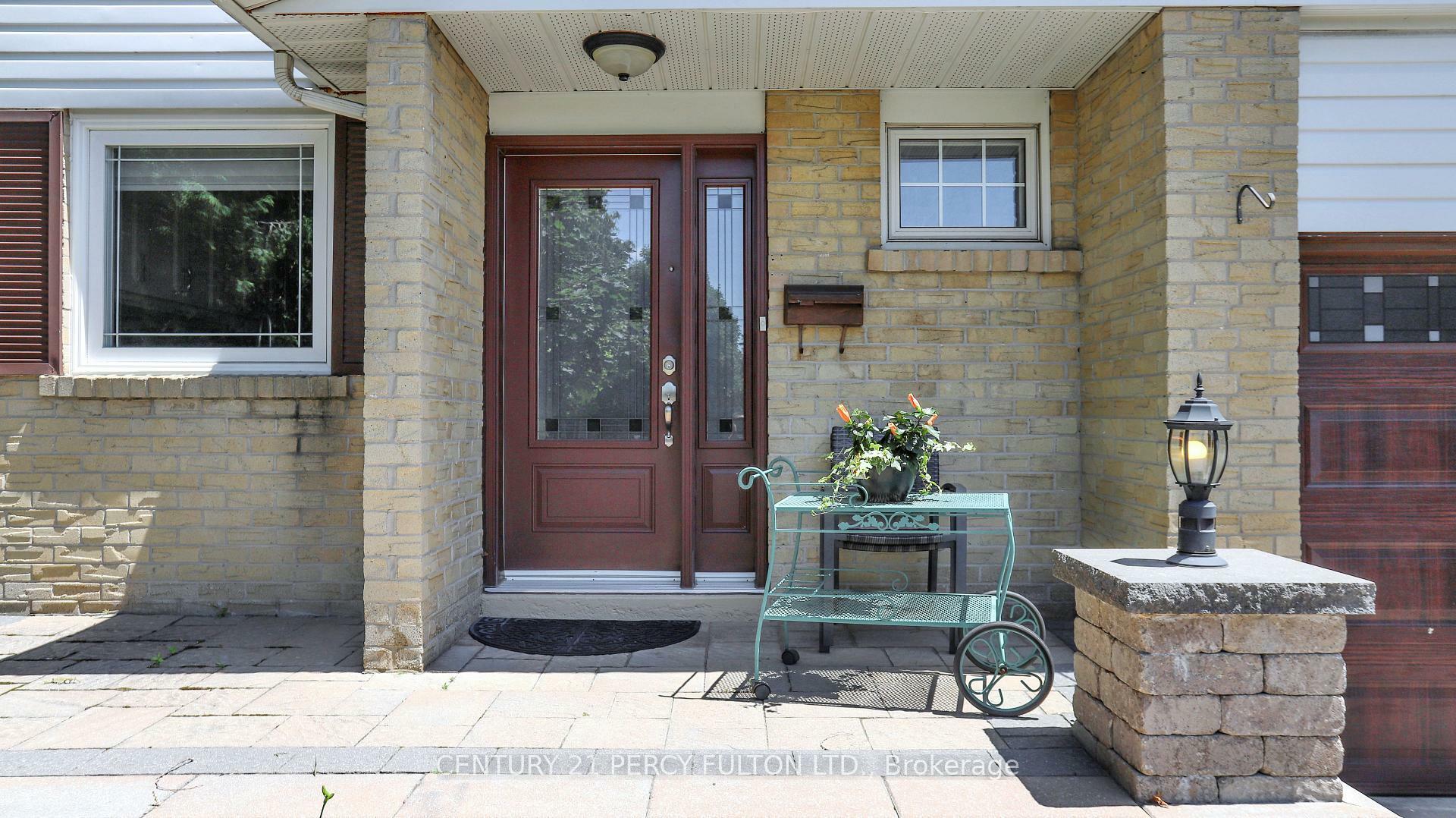 Property Photo: 158 Holm Crescent ON L3T 5J3