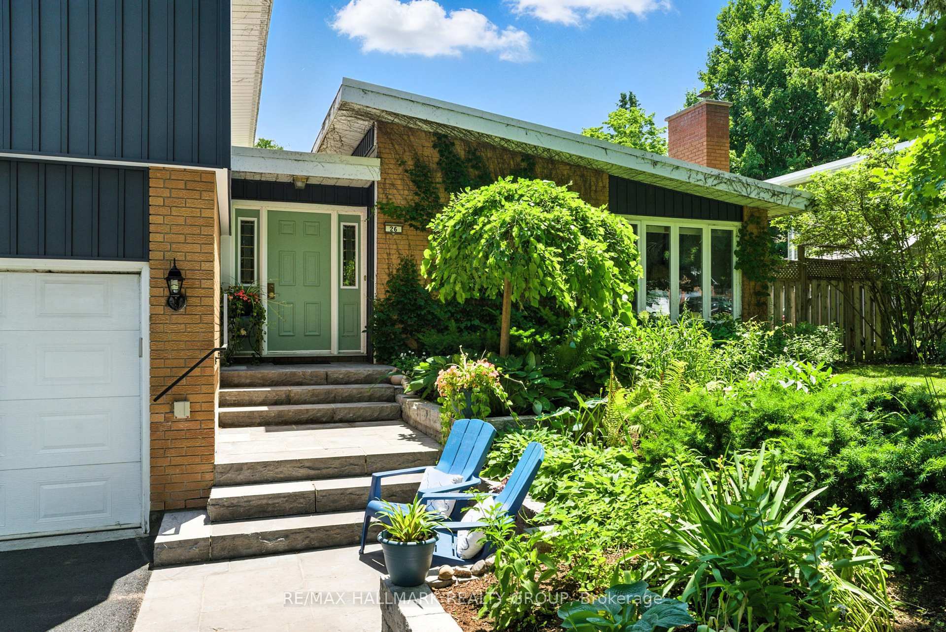 Property Photo: 26 St Remy Drive ON K2J 1A3