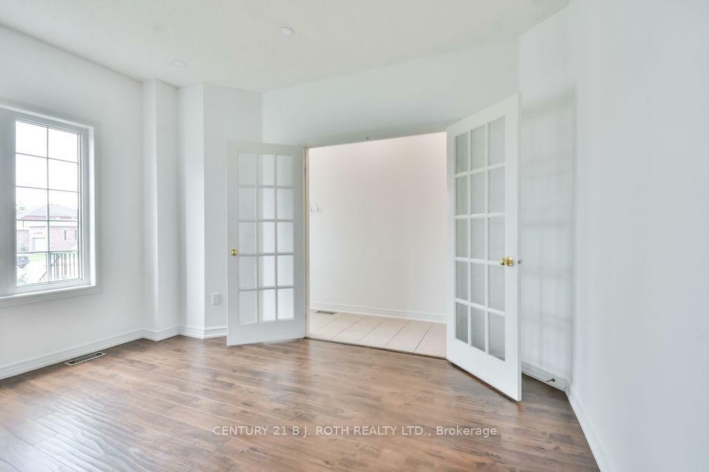 Property Photo:  113 Livia Herman Way  ON L4M 7K5 