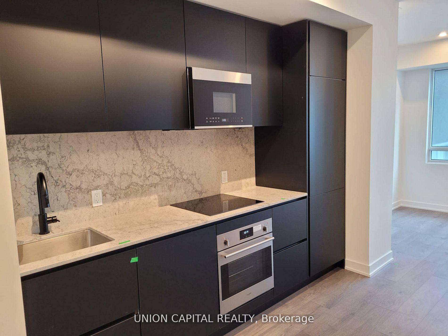 Property Photo: 108 Peter Street 1511 ON M5V 0W2