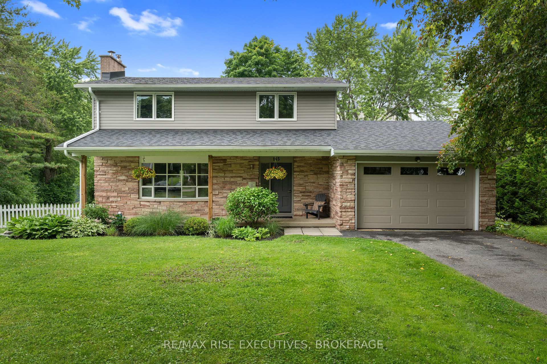 Property Photo: 115 Fairway Hill Crescent ON K7M 2B5