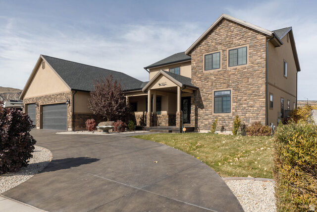 Property Photo: 902 W Southern Hls S UT 84701