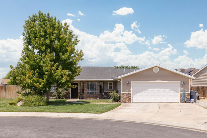 140 N 350 W  La Verkin UT 84745 photo