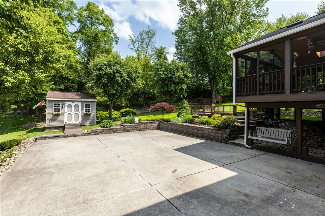 Property Photo:  859 Boulder Dr  PA 15102 