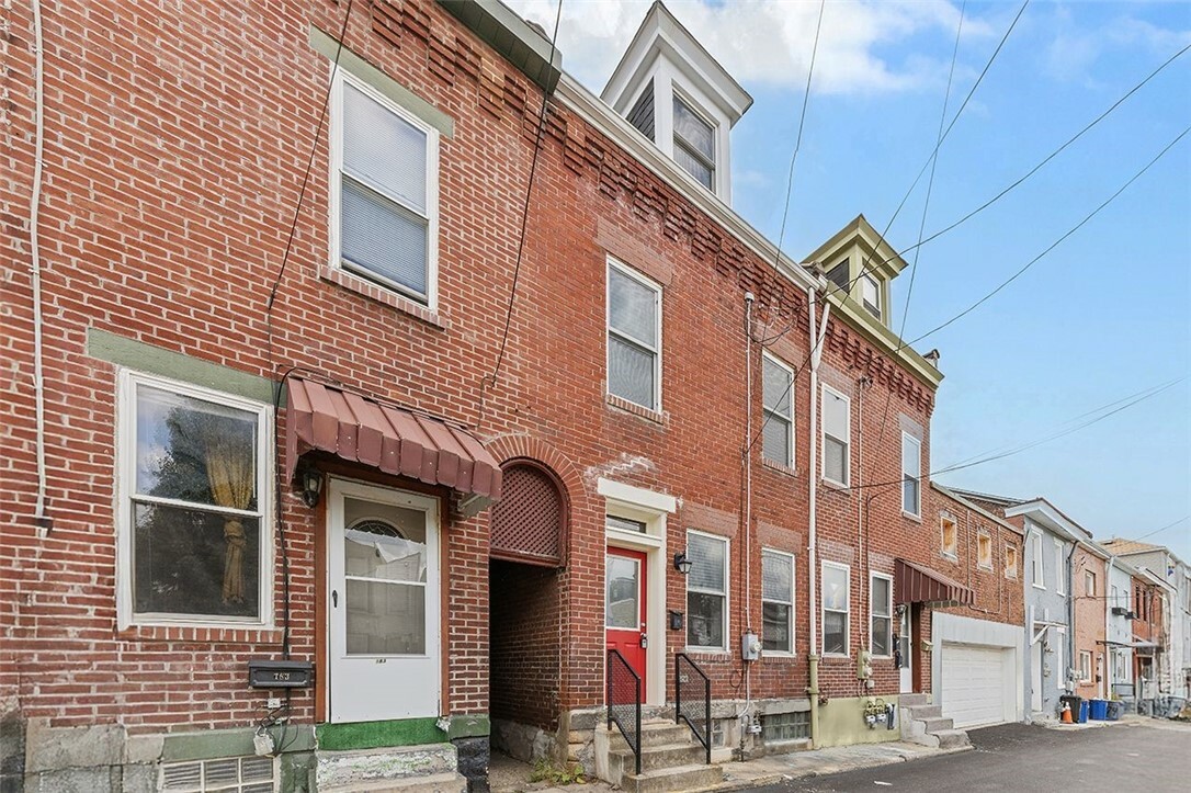 Property Photo: 181 Lodi Way PA 15201