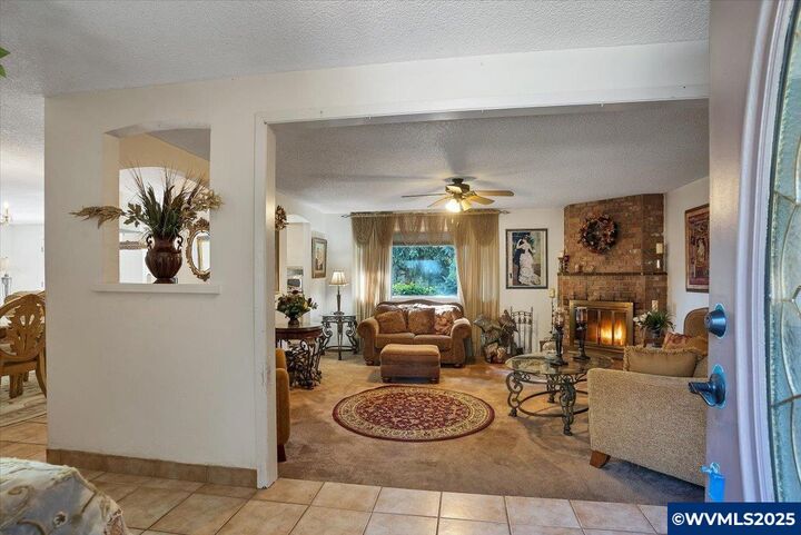 Property Photo:  5591 Kafir Dr NE  OR 97303 
