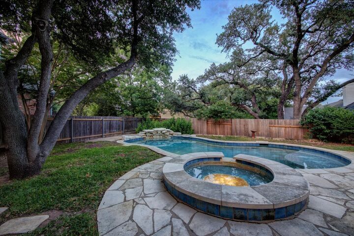 Property Photo:  10601 Queensbury Cove  TX 78726 