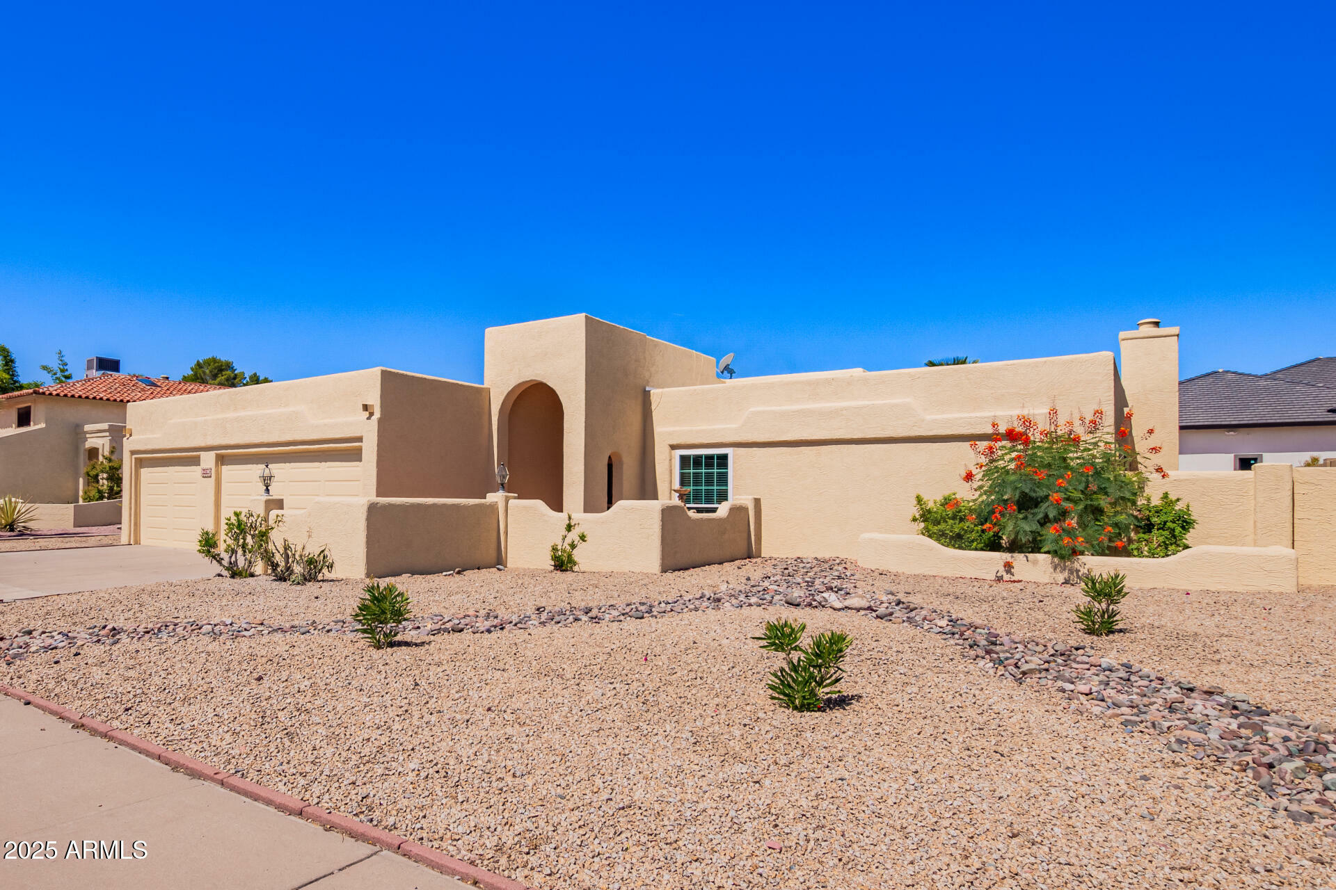 Property Photo: 16220 N 40th Lane AZ 85053