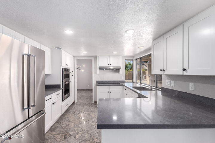 Property Photo:  16220 N 40th Lane  AZ 85053