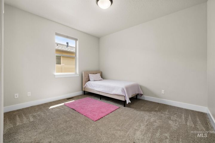 Property Photo: 602 W Buroak Dr. ID 83642