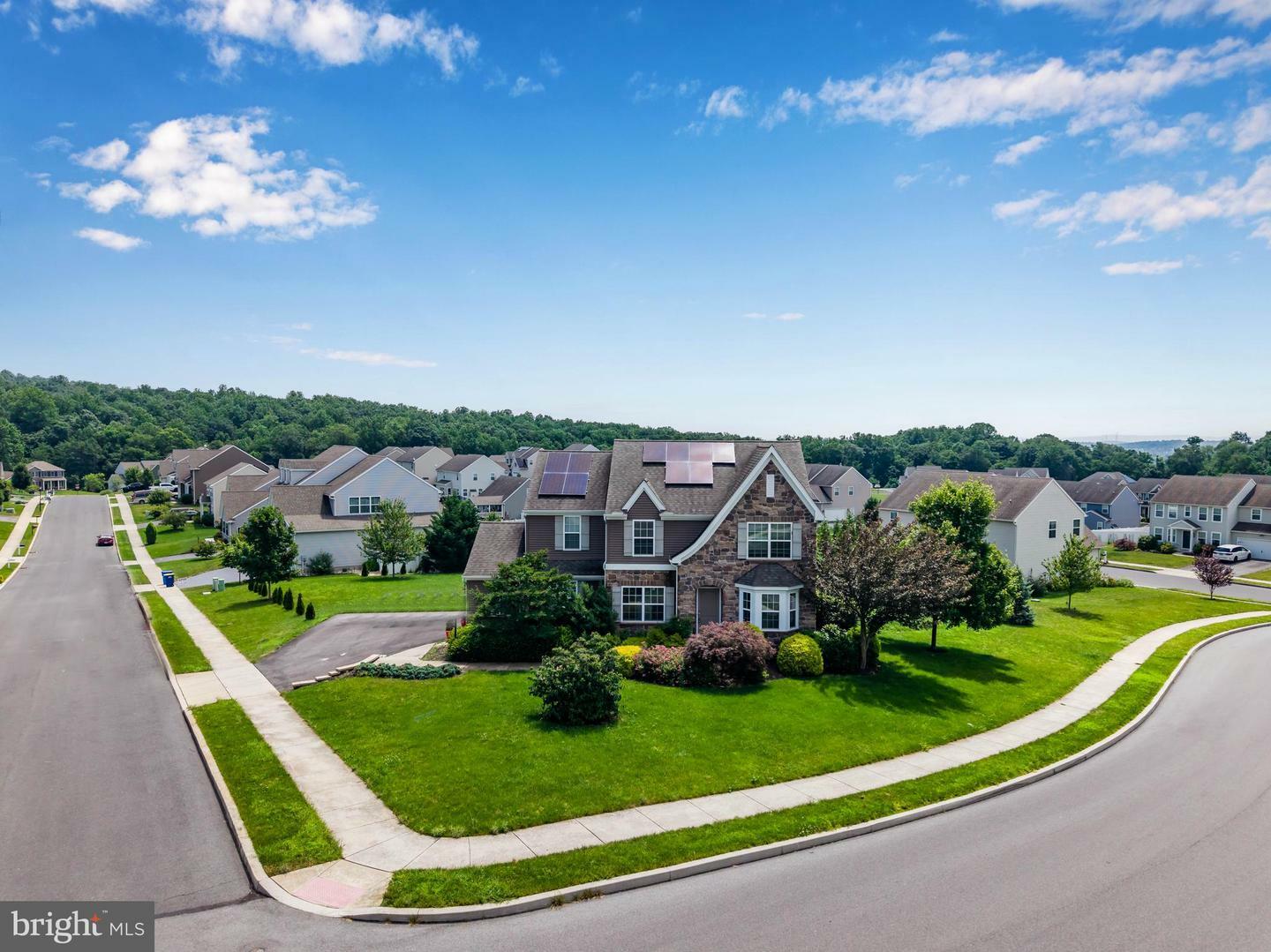 318 Woodbridge Drive  Etters PA 17319 photo