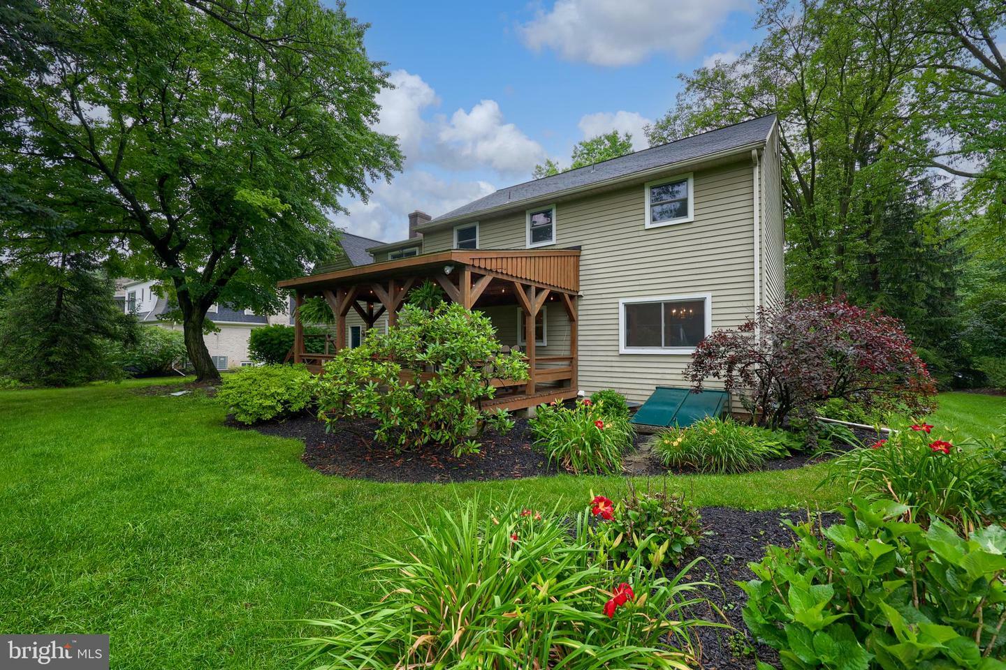 Property Photo:  429 Wetherburn Drive  PA 17601 