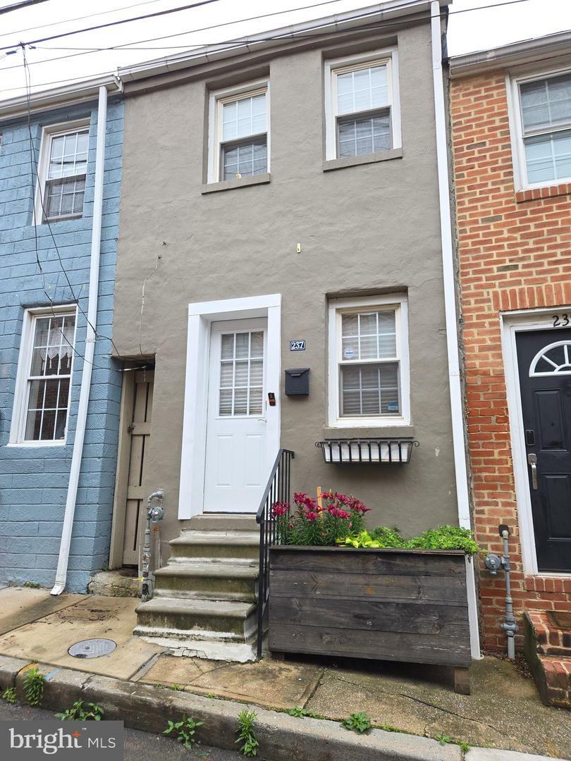 Property Photo: 237 S Chapel Street MD 21231