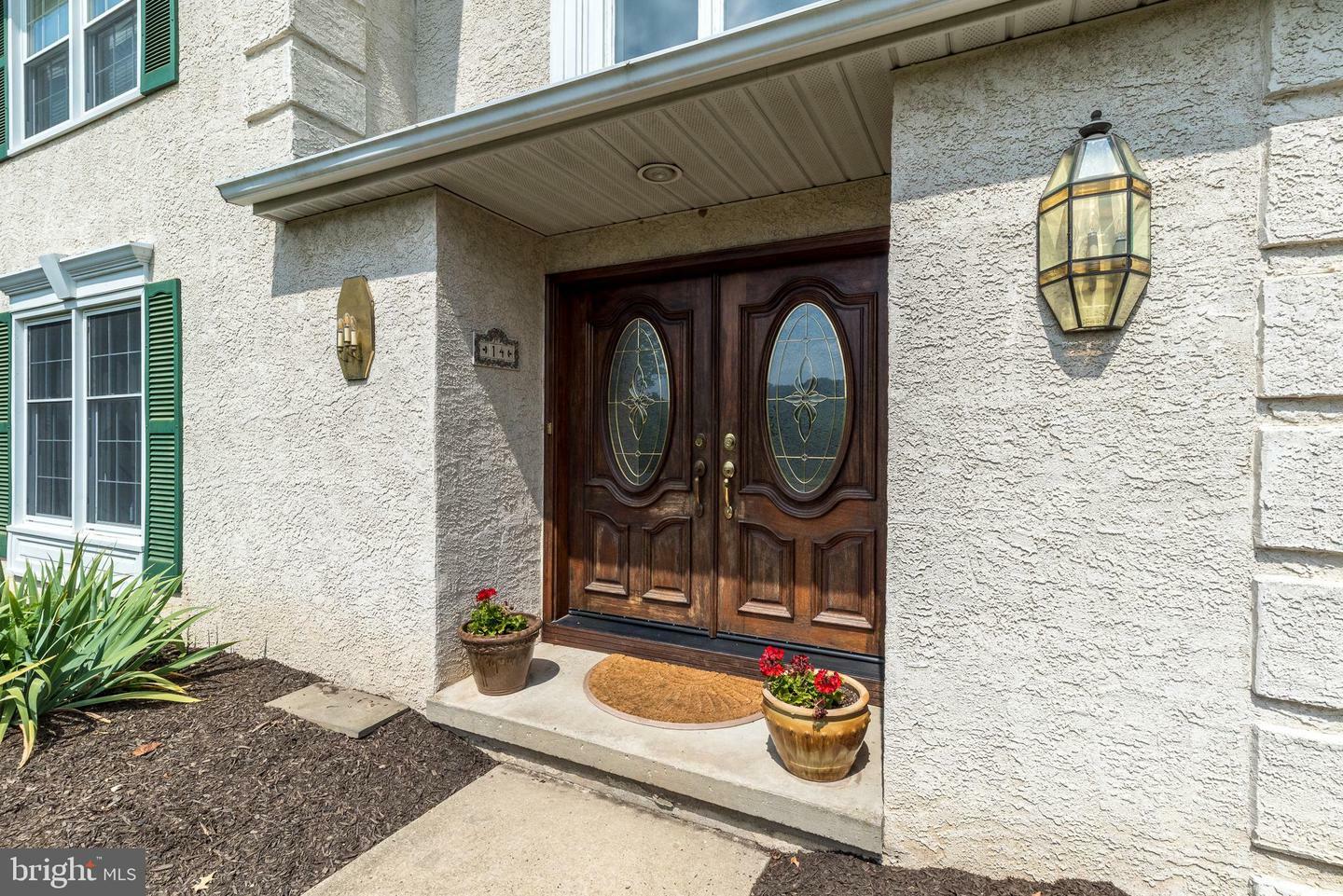 Property Photo: 14 Winslow Way PA 19025