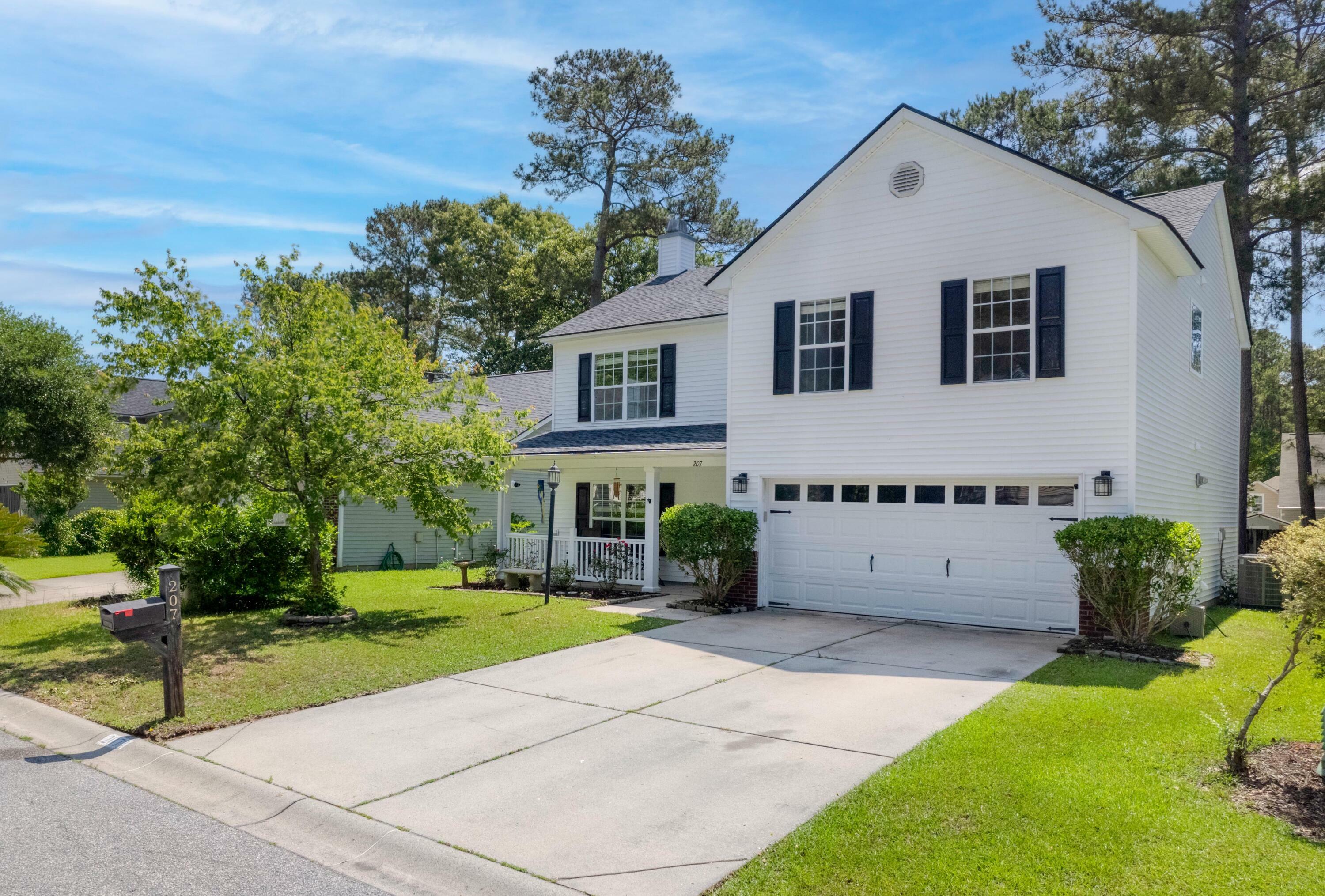 Property Photo: 207 Breckingridge Drive SC 29456