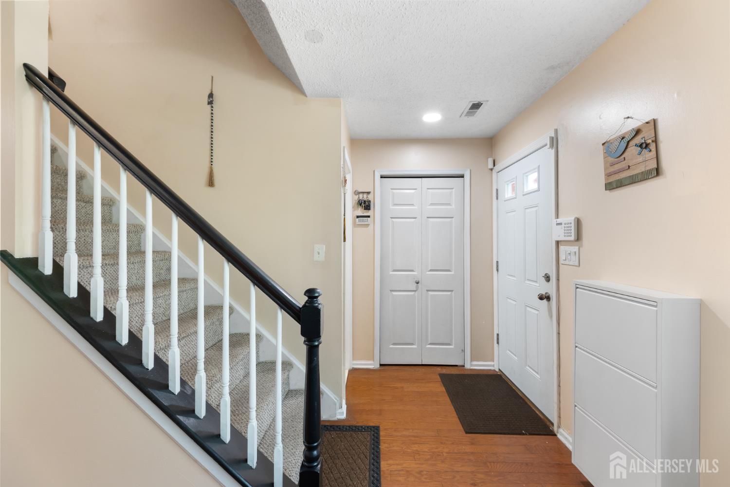 Property Photo: 76 Lynnette Court NJ 08824