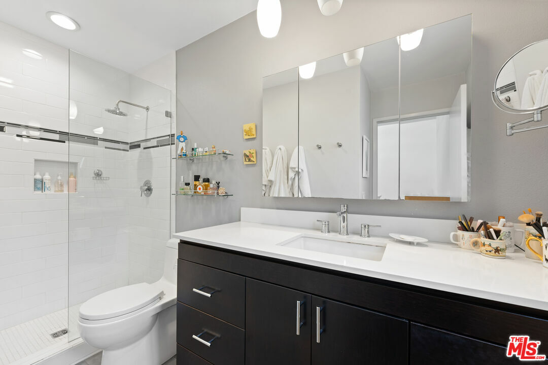 Property Photo: 2016 Euclid St CA 90405