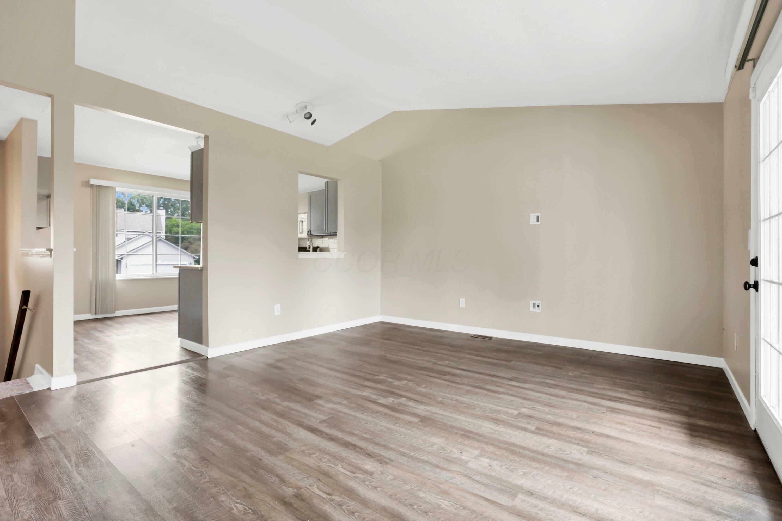 Property Photo:  485 Warwick Lane  OH 43147 