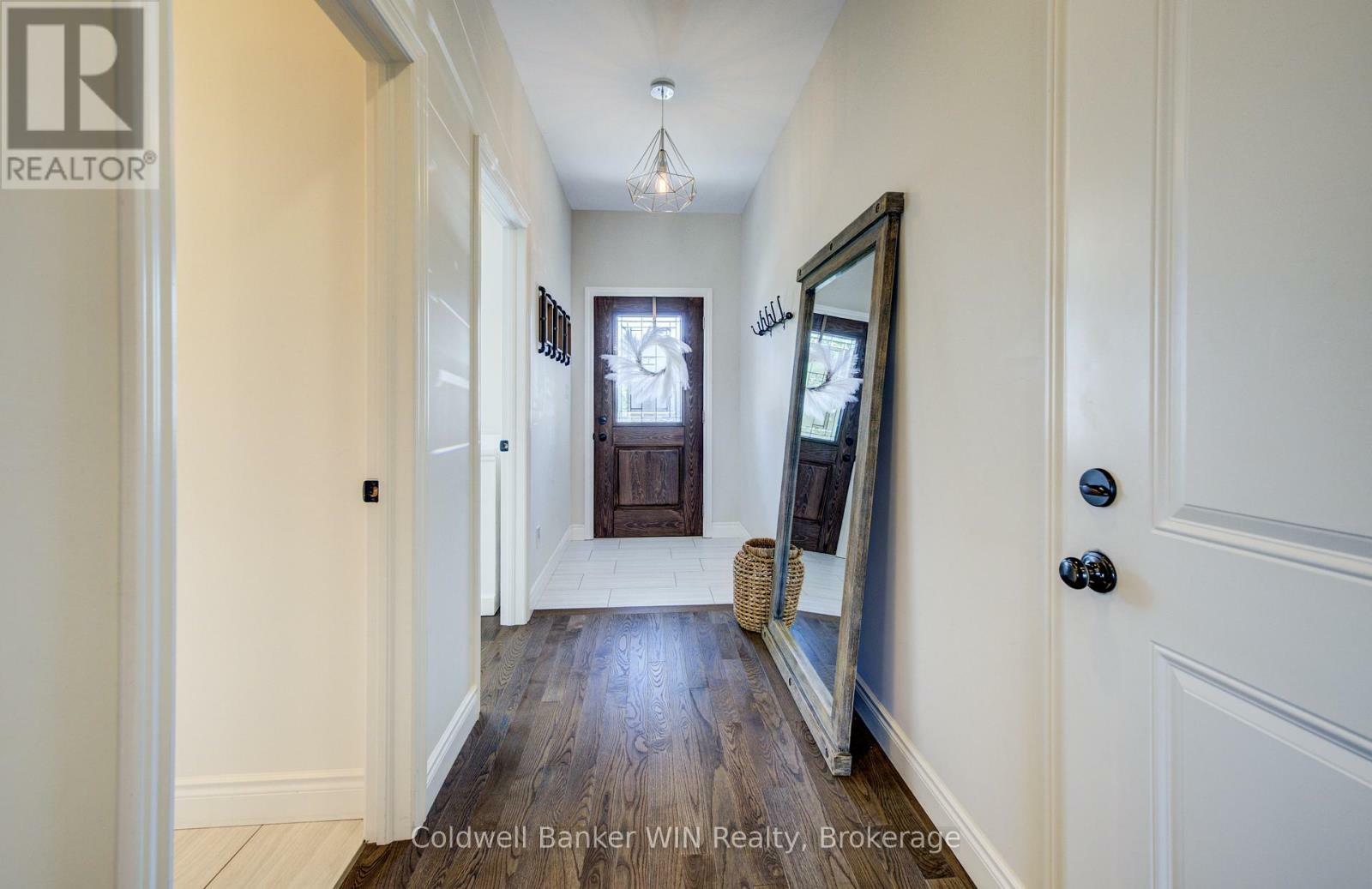 Photo de la propriété: 875 Baker Avenue South ON N4W 3V7