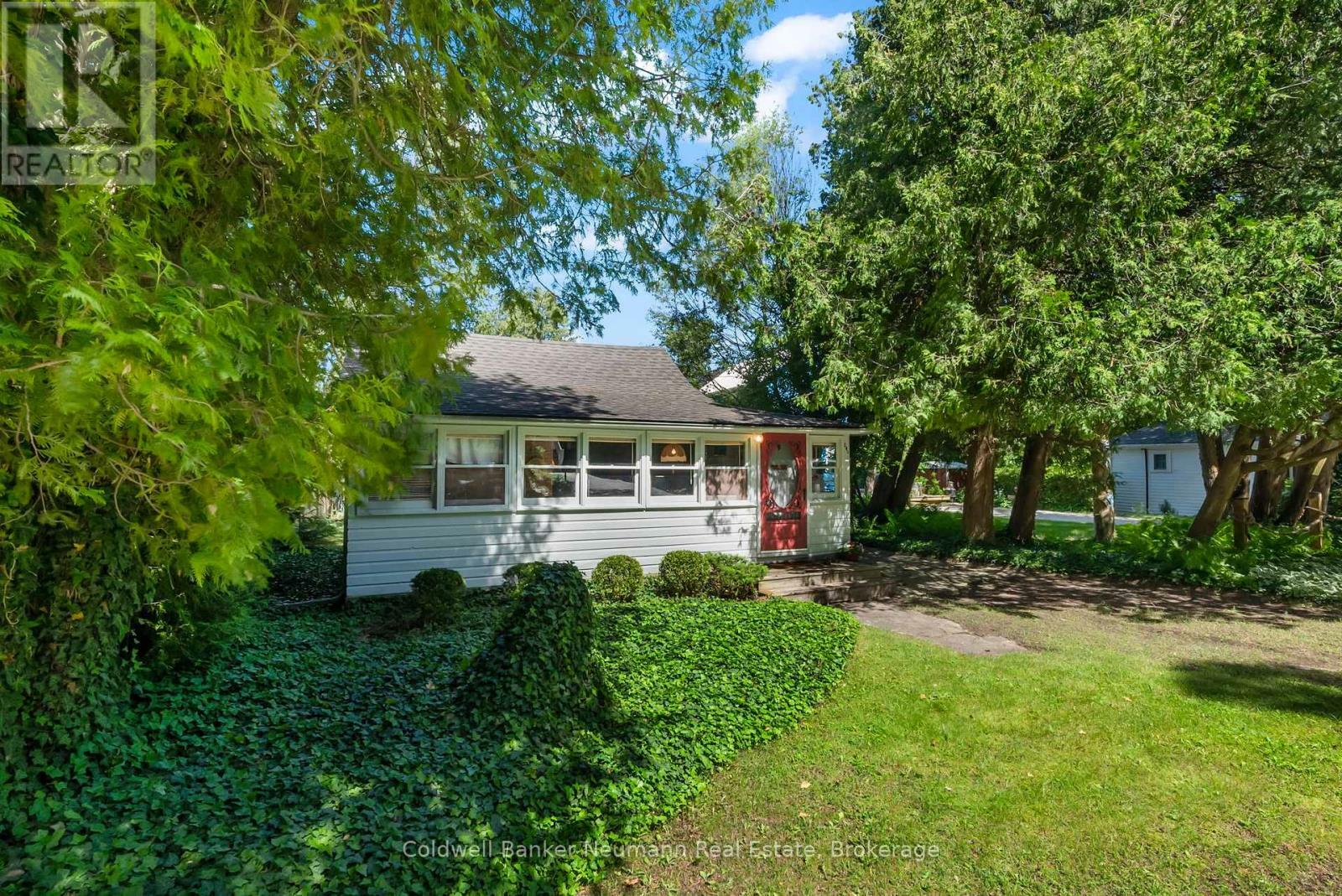 Property Photo: 241 Lake Street ON N0H 2L0