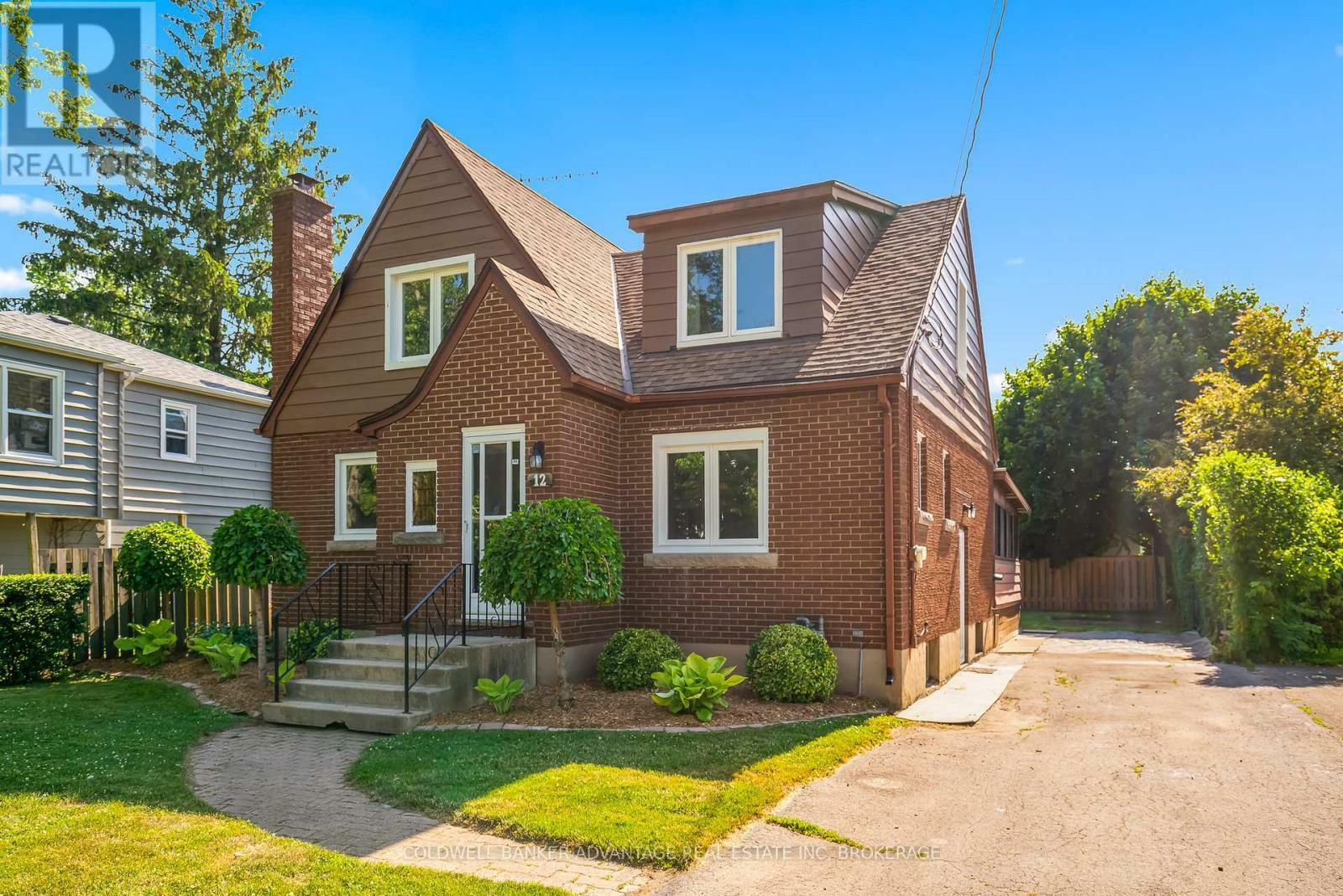Property Photo: 12 Carlton Avenue ON L3C 1P9
