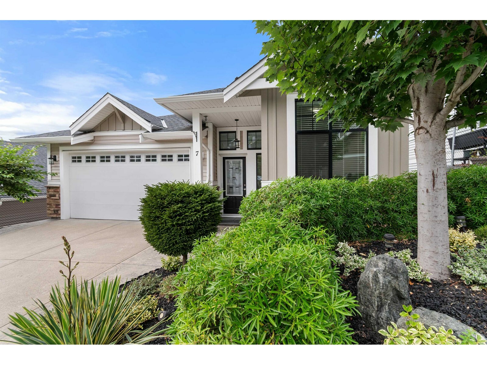 Property Photo: 47045 Sylvan Drive 7 BC V2R 0X6