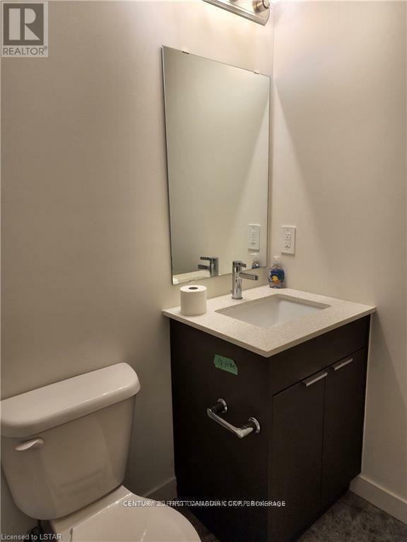 Property Photo: 1781 Henrica Avenue 44 ON N6G 0Y2