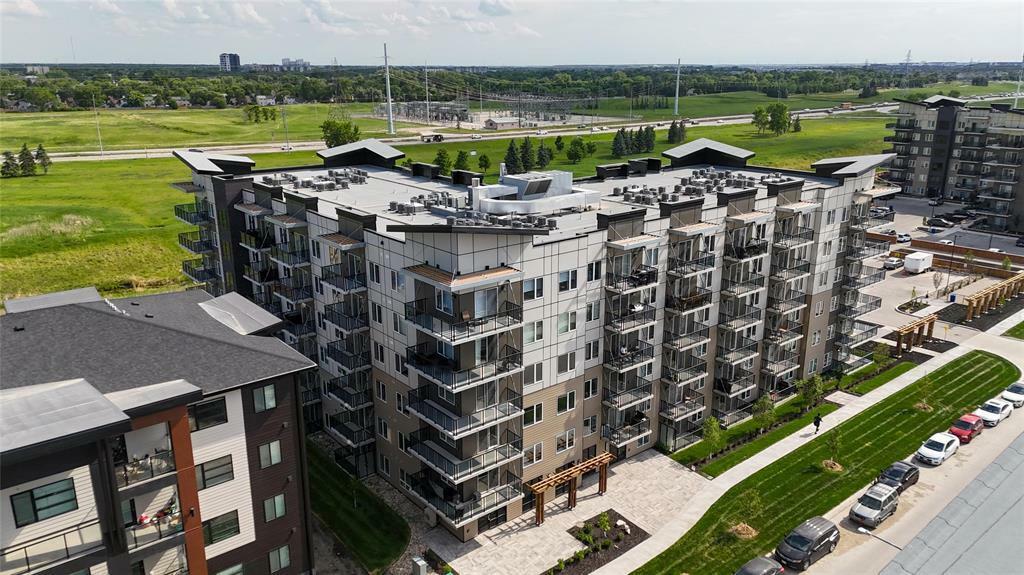 635 Ballantrae Drive  Winnipeg MB R3T 6K4 photo
