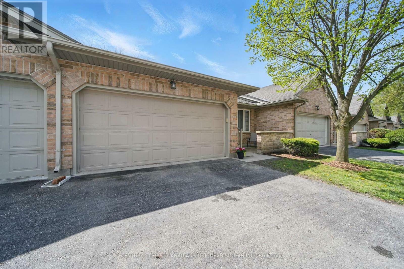 Photo de la propriété: 1241 Beaverbrook Avenue 5 ON N6H 5P1