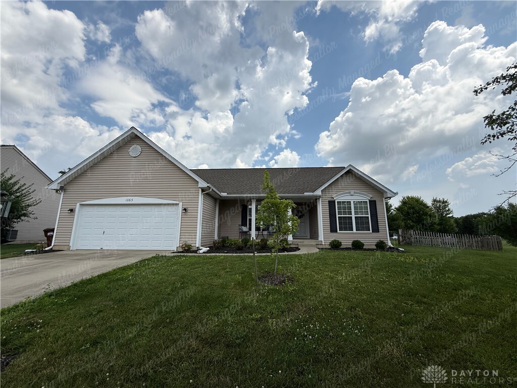 Property Photo: 1063 Glenhollow Court OH 45324