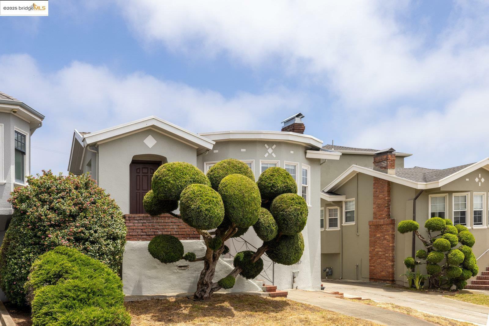 Property Photo: 90 Valdez Ave CA 94112