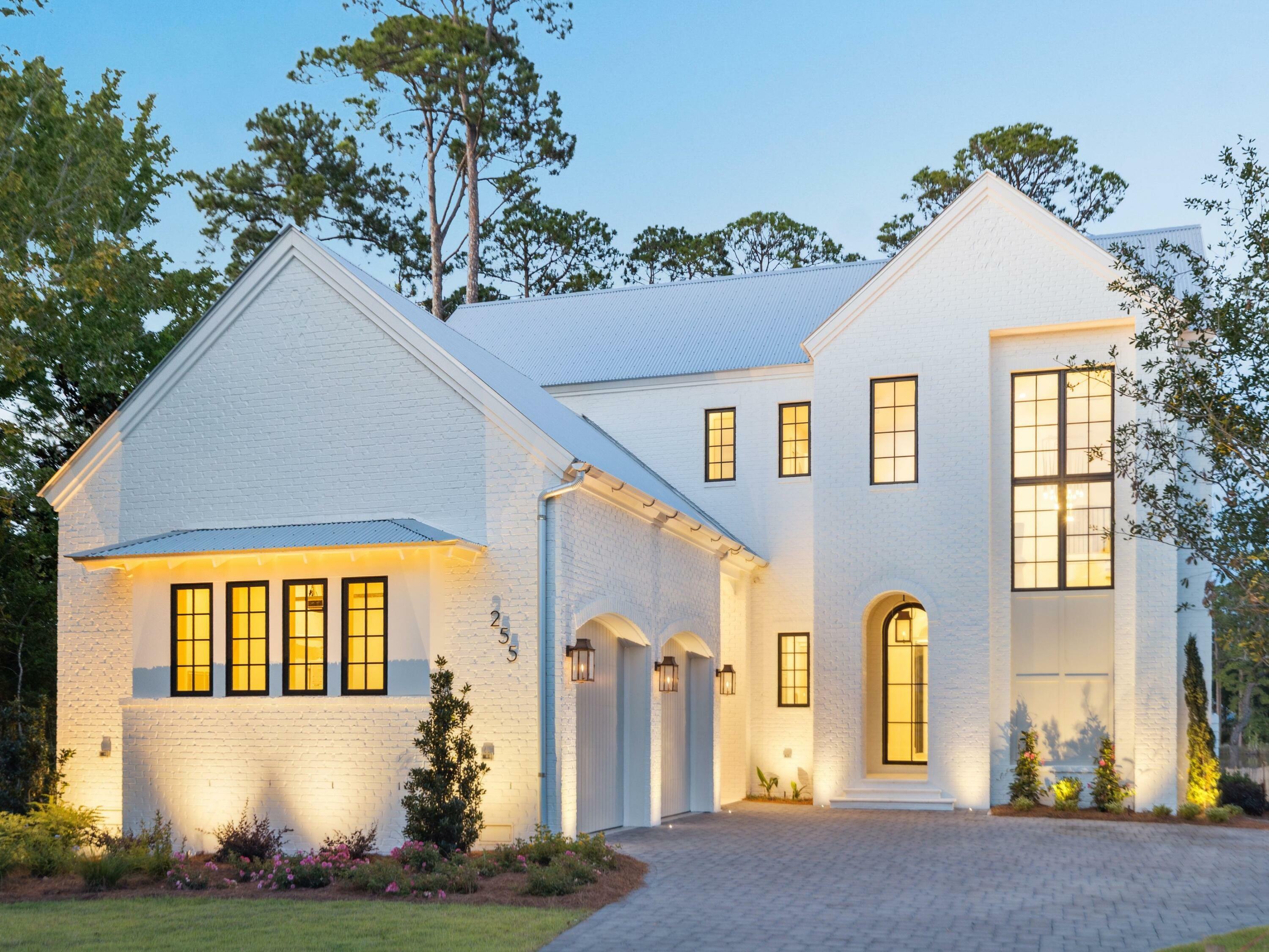 Property Photo: 255 Churchill Oaks Dr FL 32459