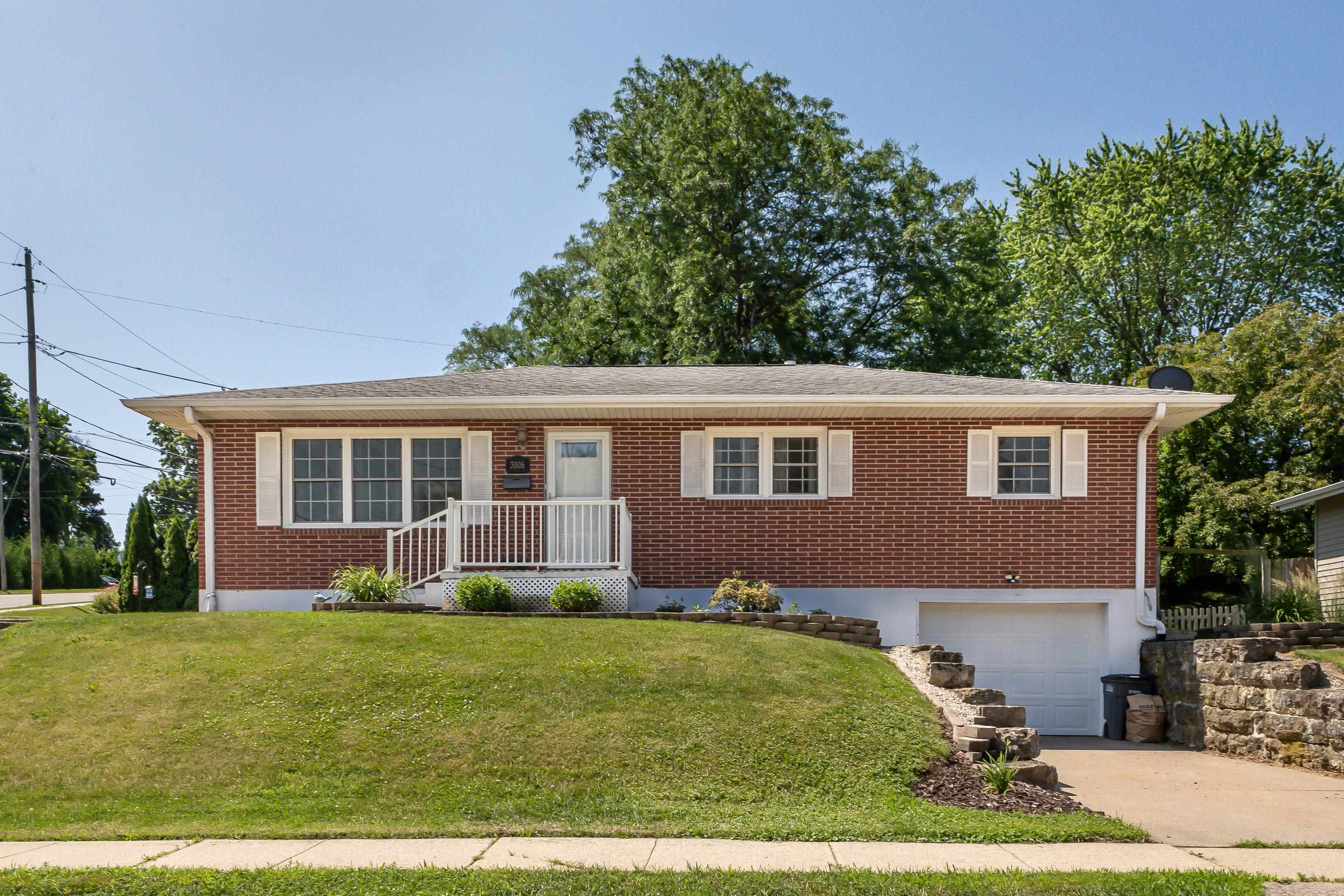 3006 Westmore Drive  Dubuque IA 52001 photo